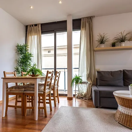 Centrico Con Terraza Daire *