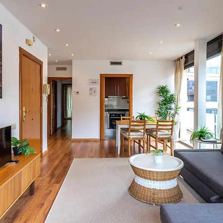 Centrico Con Terraza Daire *